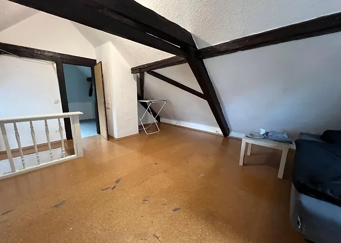 Mehrere Zimmer In Erster Lage
